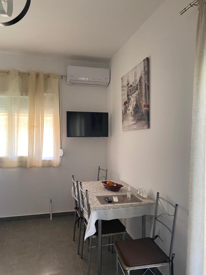 Seaside Apartments เกราโมตี ภายนอก รูปภาพ